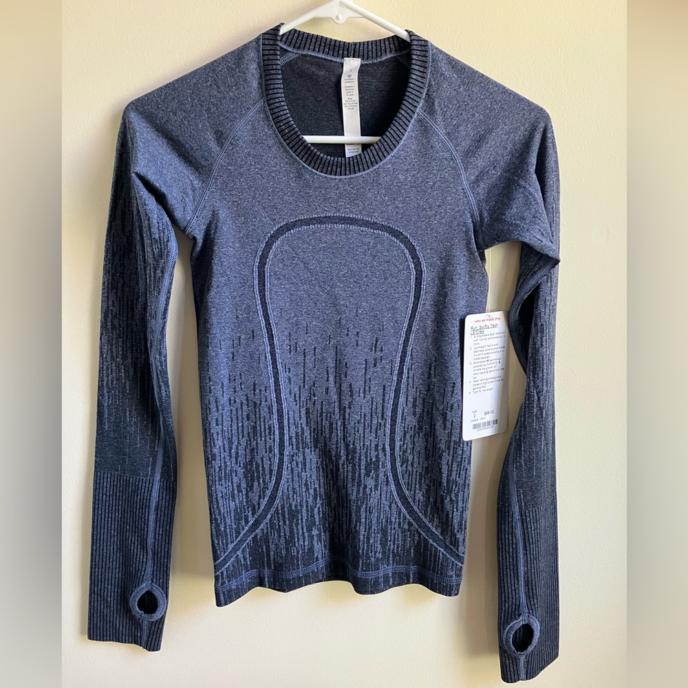 Lululemon Run Swiftly Tech Longsleeve Crew in Heathered Navy size 2